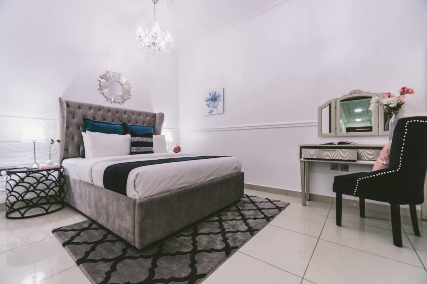 Pristine Apartment Sunrise View At 51St Dubai Exterior photo