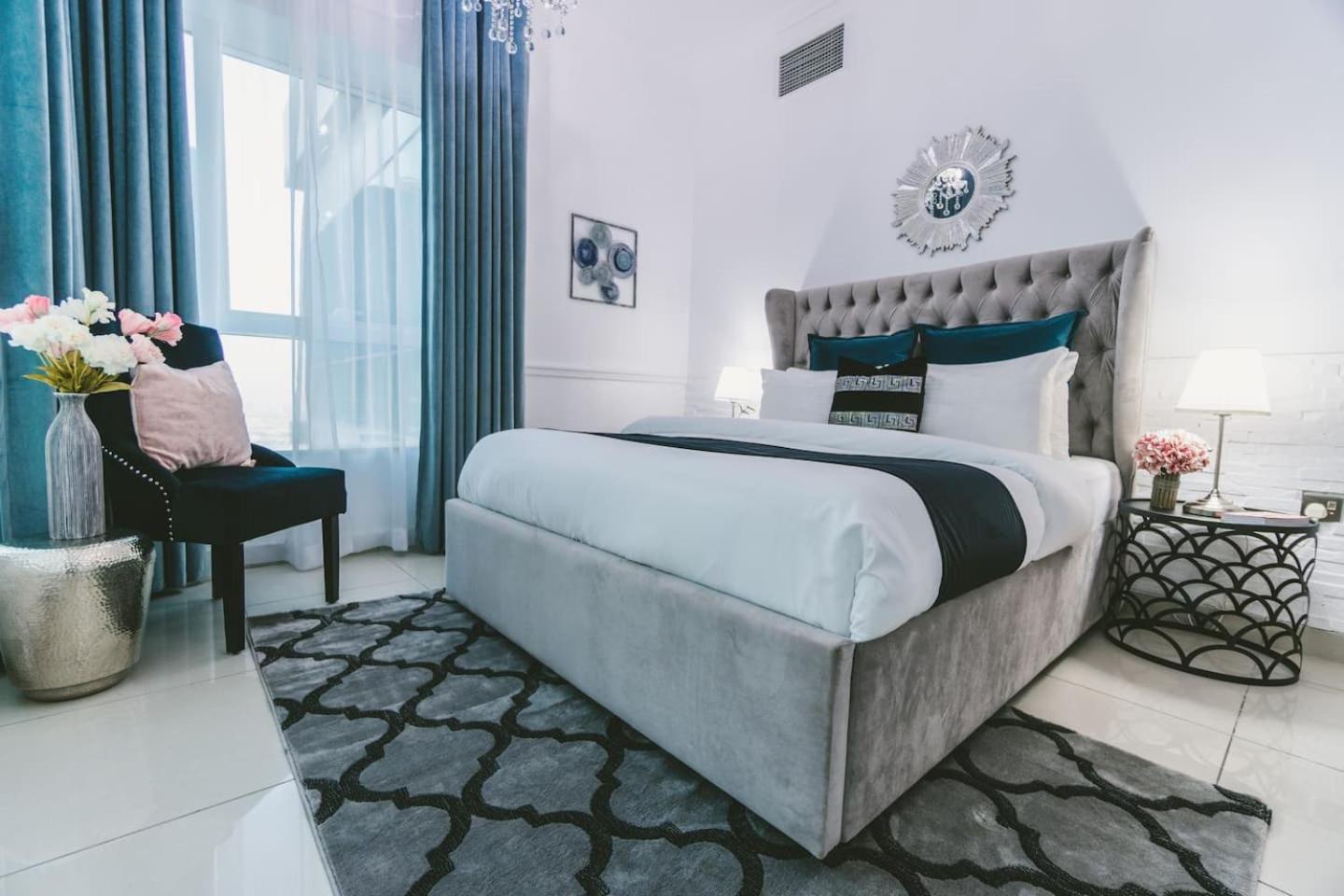 Pristine Apartment Sunrise View At 51St Dubai Exterior photo