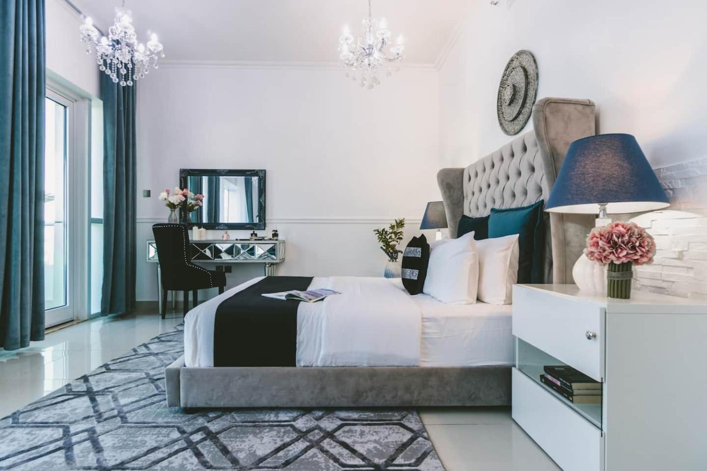 Pristine Apartment Sunrise View At 51St Dubai Exterior photo